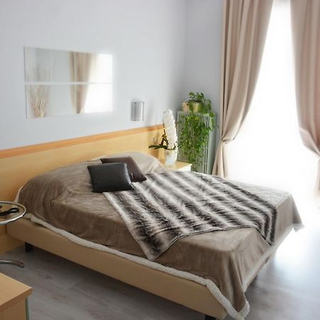 פסקיארה דל גארדה Hotel Oceano מראה חיצוני תמונה