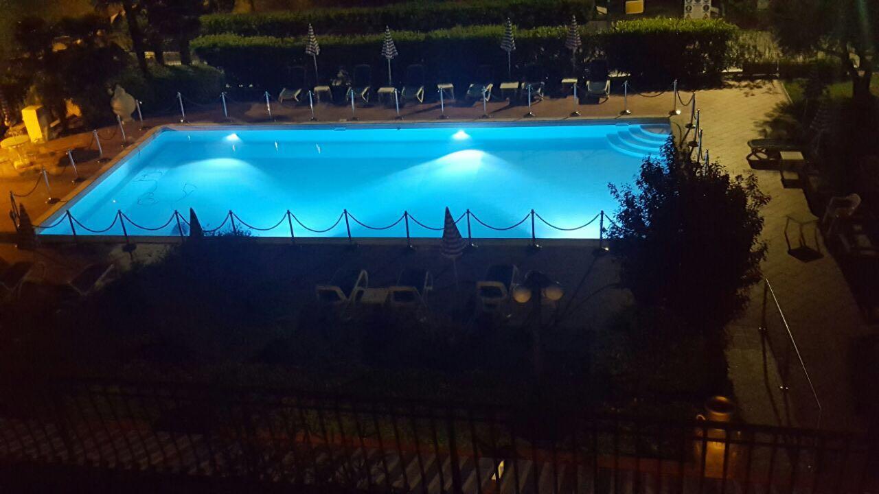 פסקיארה דל גארדה Hotel Oceano מראה חיצוני תמונה