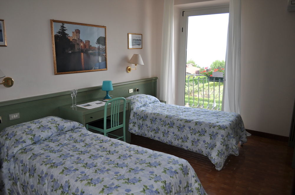 פסקיארה דל גארדה Hotel Oceano מראה חיצוני תמונה