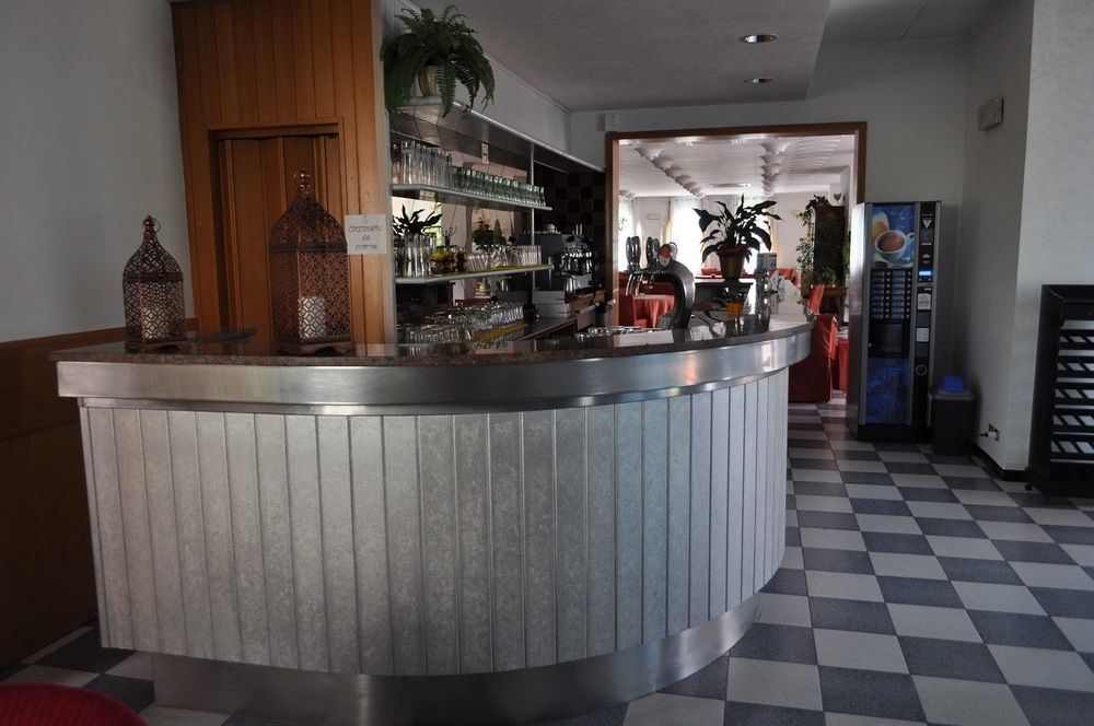 פסקיארה דל גארדה Hotel Oceano מראה חיצוני תמונה