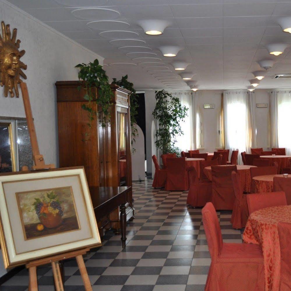 פסקיארה דל גארדה Hotel Oceano מראה חיצוני תמונה