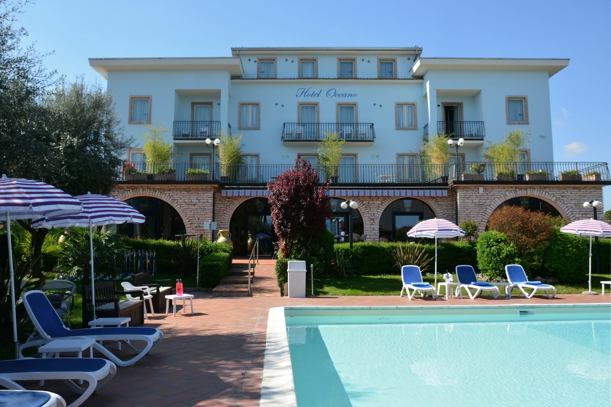 פסקיארה דל גארדה Hotel Oceano מראה חיצוני תמונה